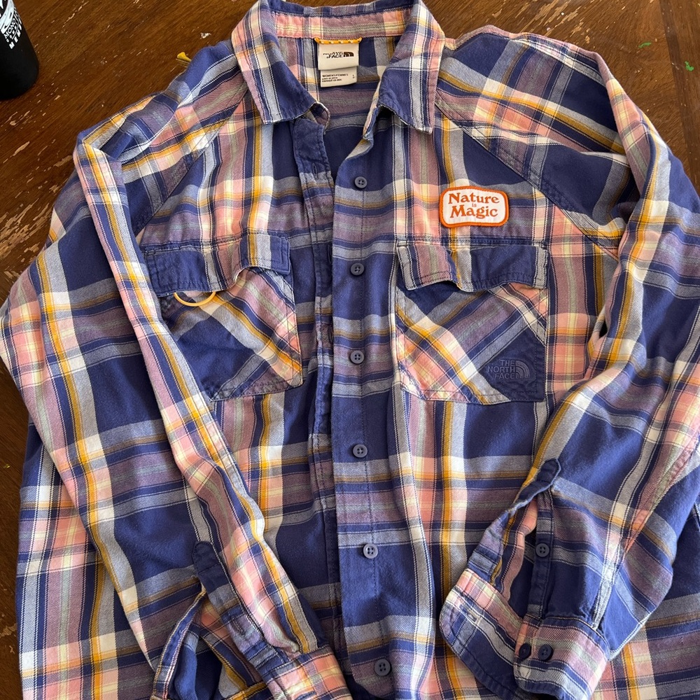 Women’s Northface Plaid button-up shirt